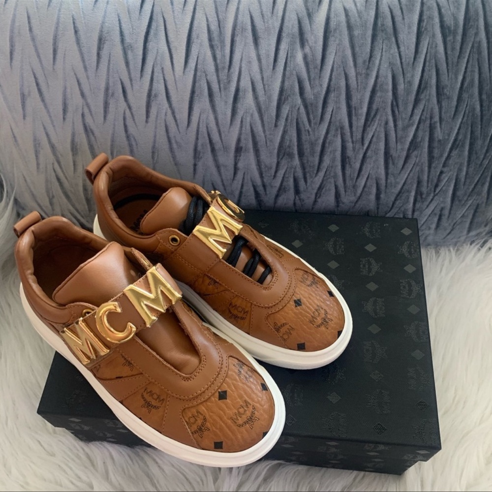 MCM Cognac shoes with box